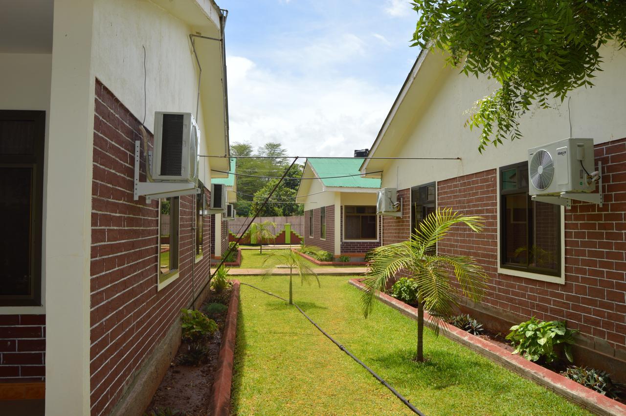 Twiga Lodge And Campsite Mto wa Mbu Exterior foto